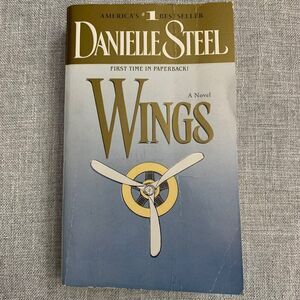 Danielle Steel "Wings" Paperback Novel